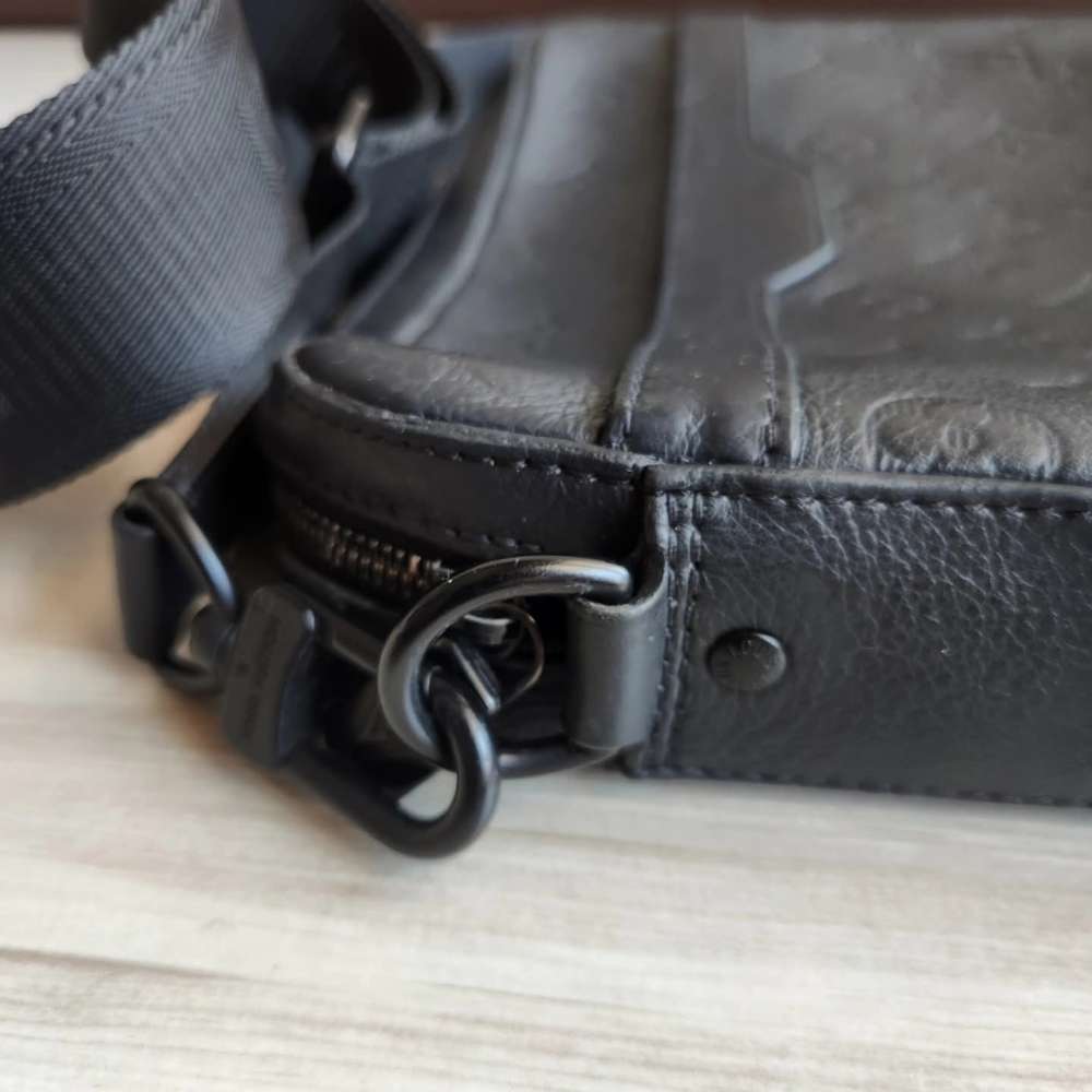Louis Vuitton Messenger