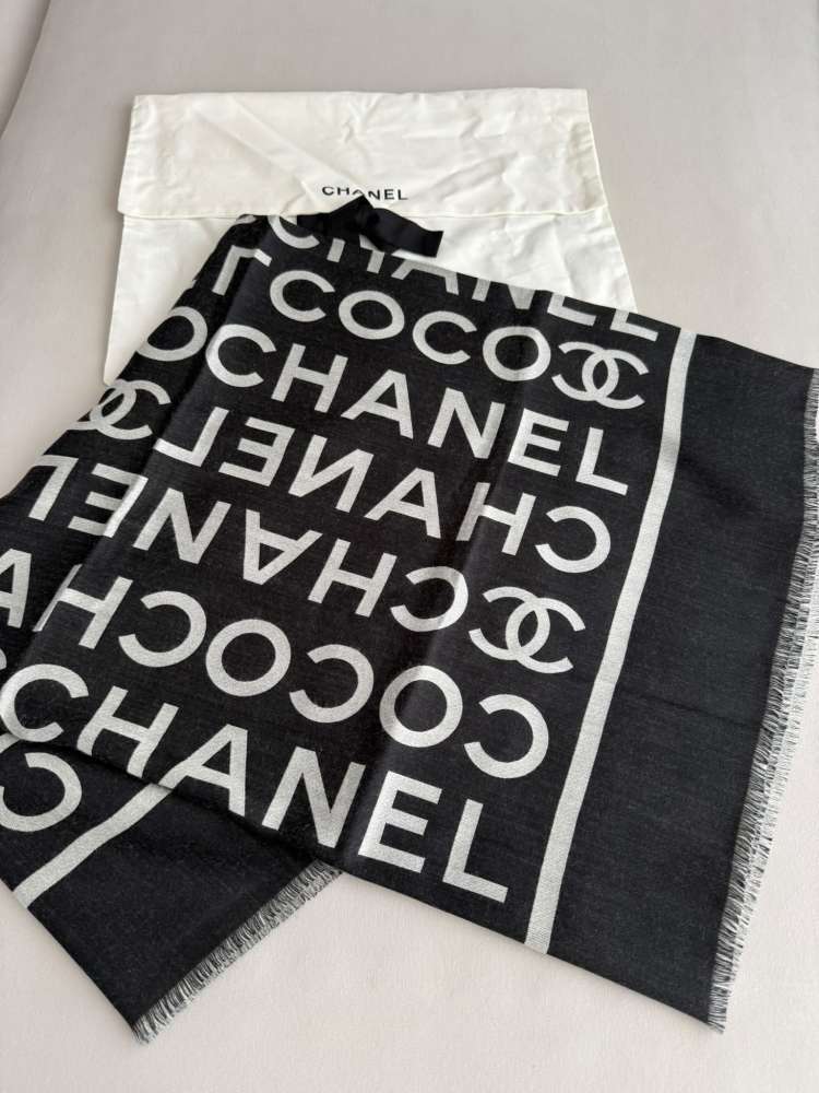 Chanel šatka
