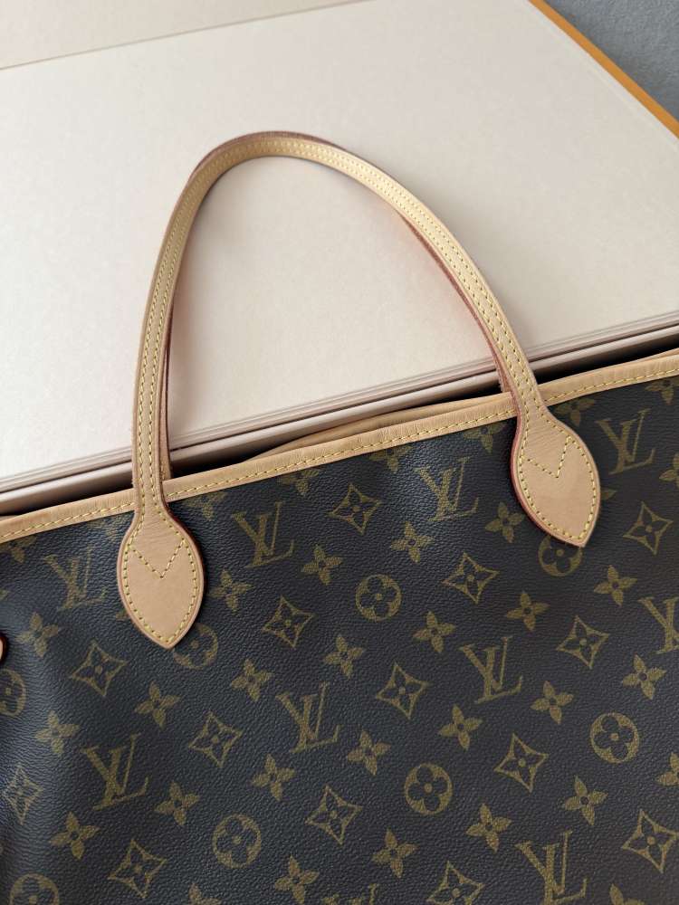 Louis Vuitton Neverfull MM Inside Out