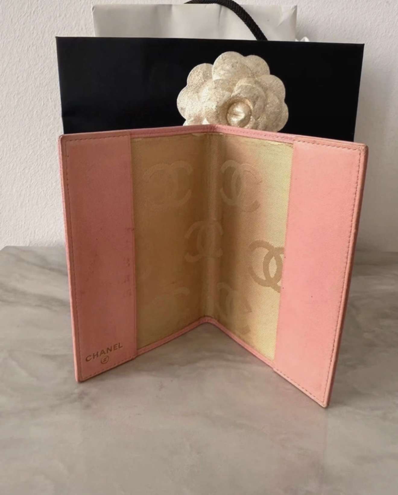 Chanel Vintage obal ma pas