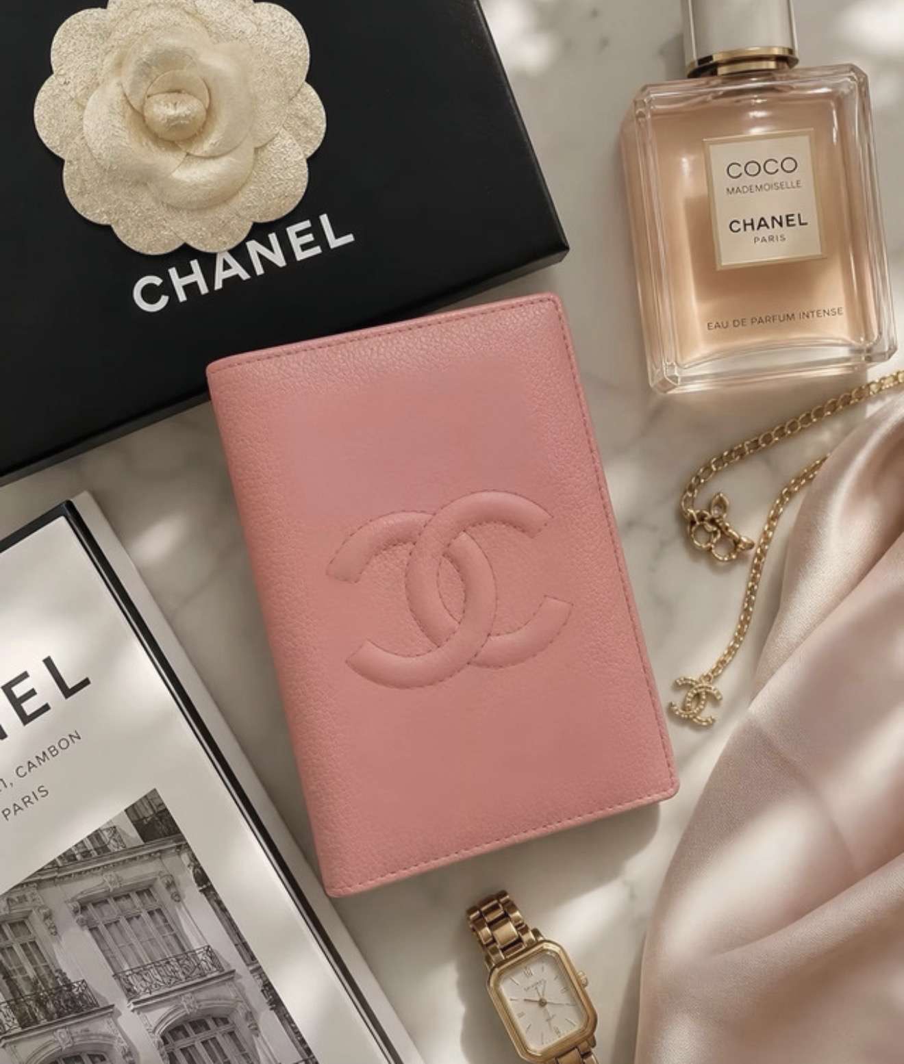 Chanel Vintage obal ma pas