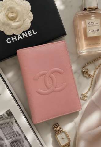 https://vipluxury.sk/Chanel Vintage obal ma pas