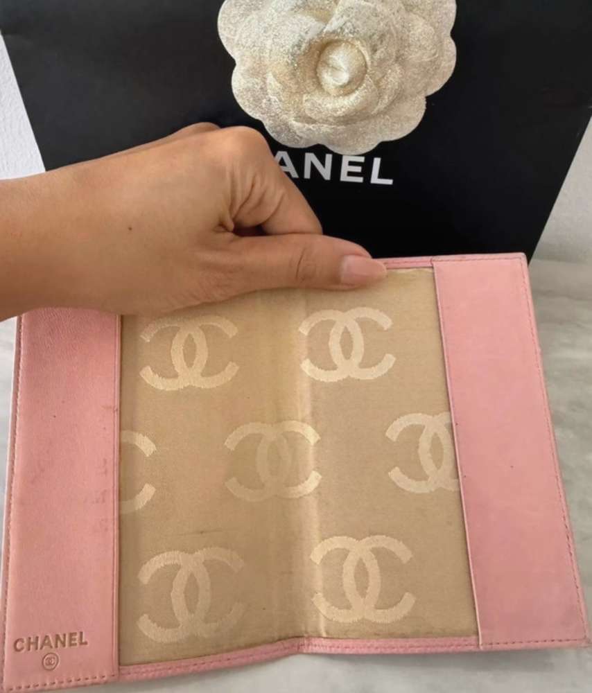 Chanel Vintage obal ma pas