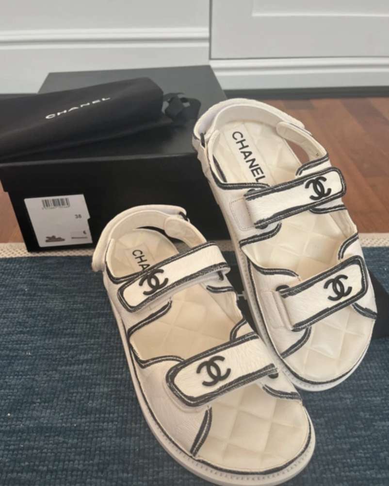 Chanel sandalky