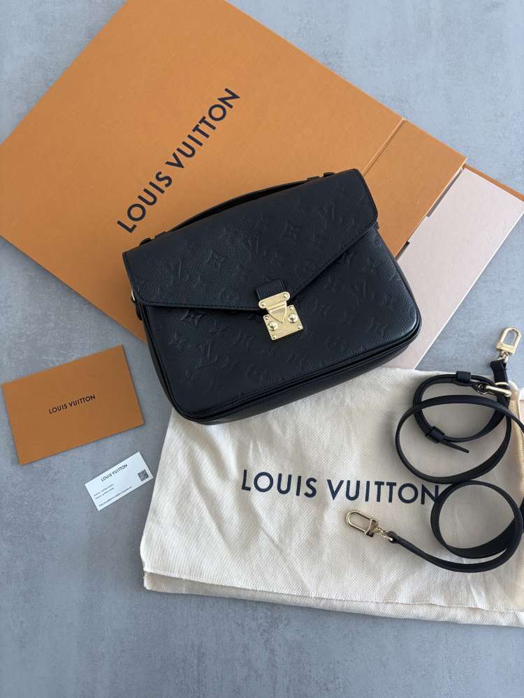 Louis Vuitton Pochette Métis