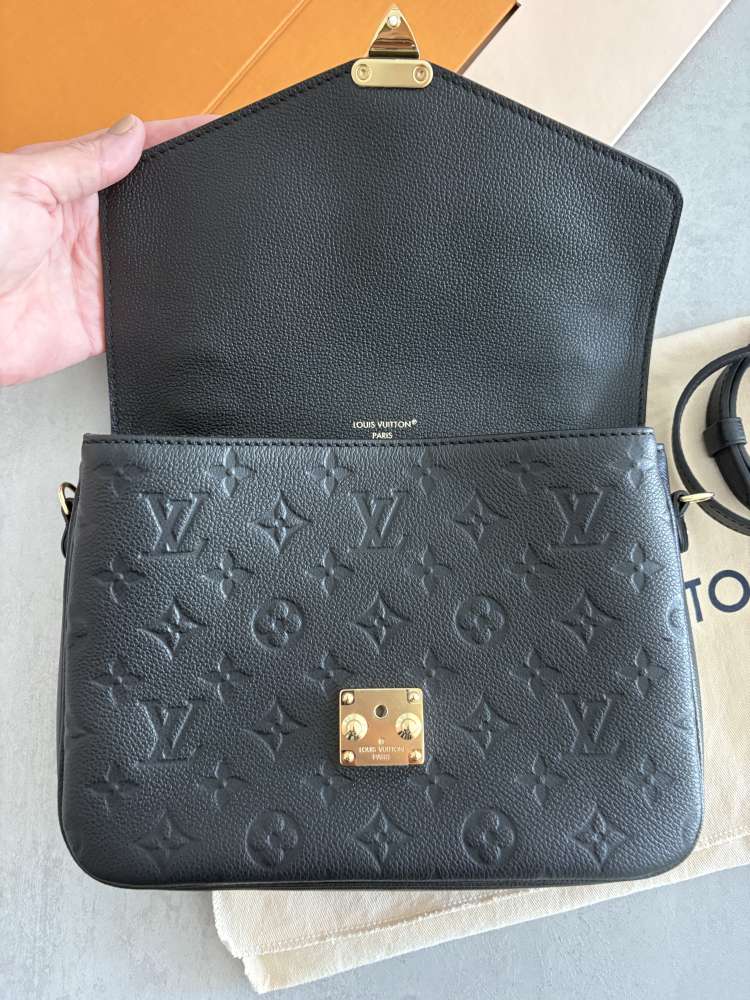 Louis Vuitton Pochette Métis