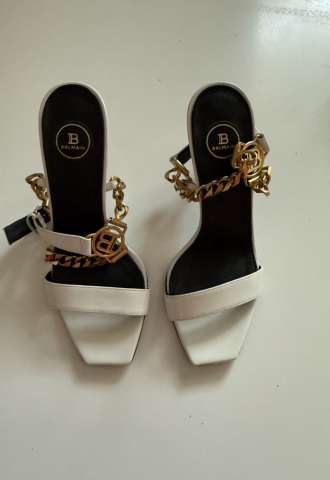 https://vipluxury.sk/Balmain sandále 35
