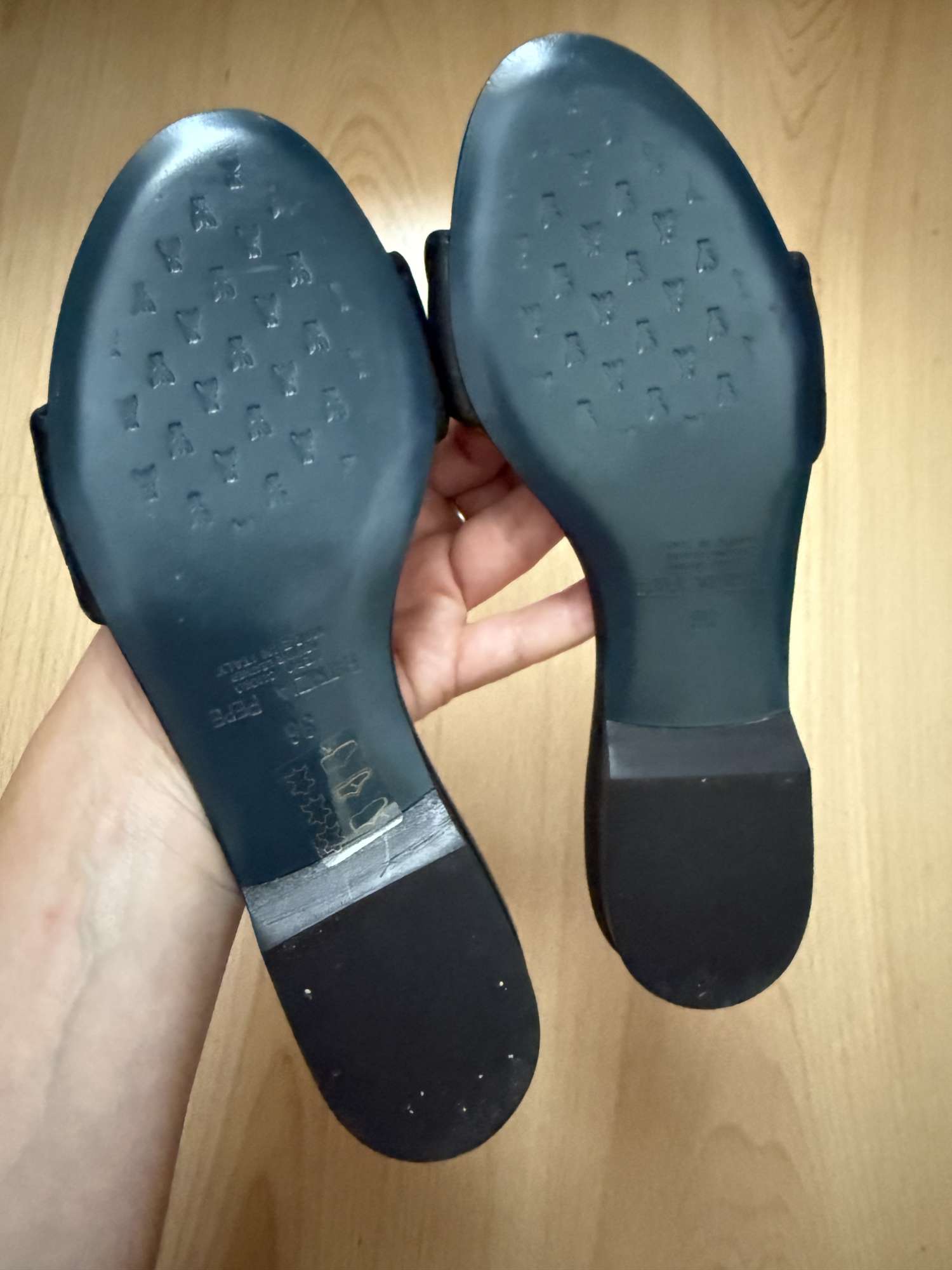 Nenosené šľapky Patrizia Pepe 36