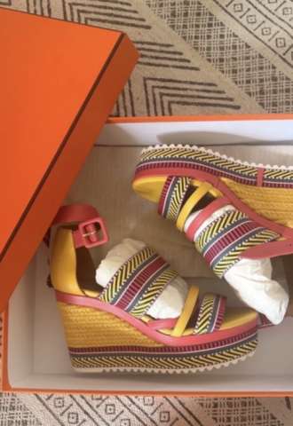 https://vipluxury.sk/Hermes sandalky