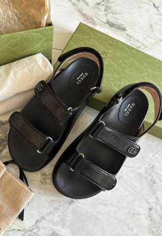 https://vipluxury.sk/Gucci dámske kožené sandálky veľkosť 39