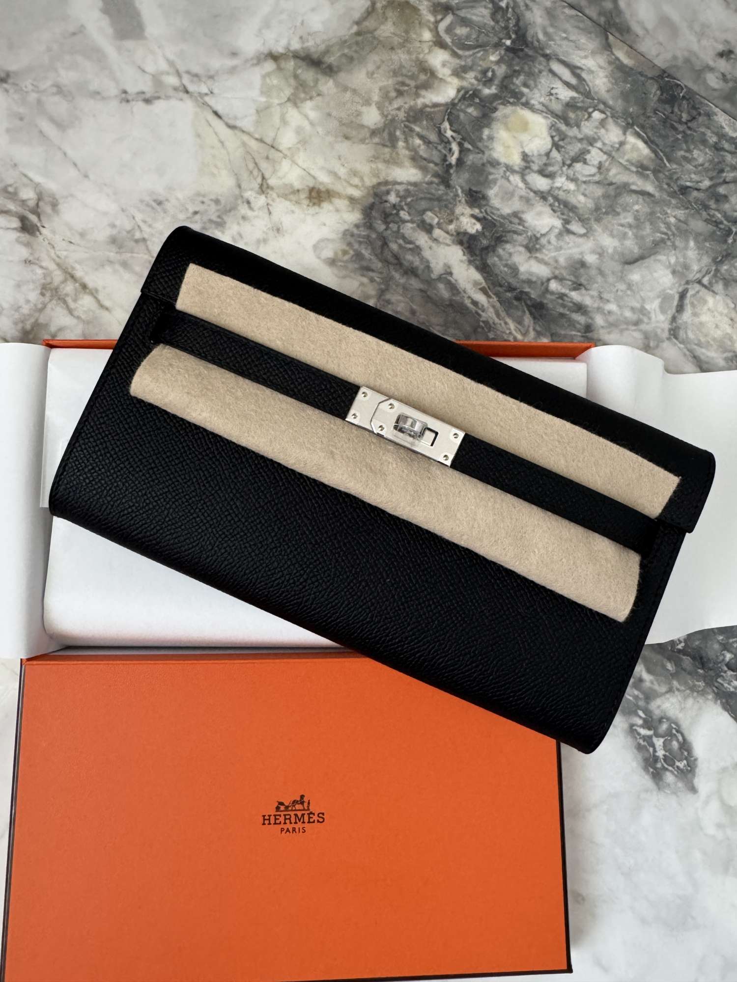 Hermes Kelly to go