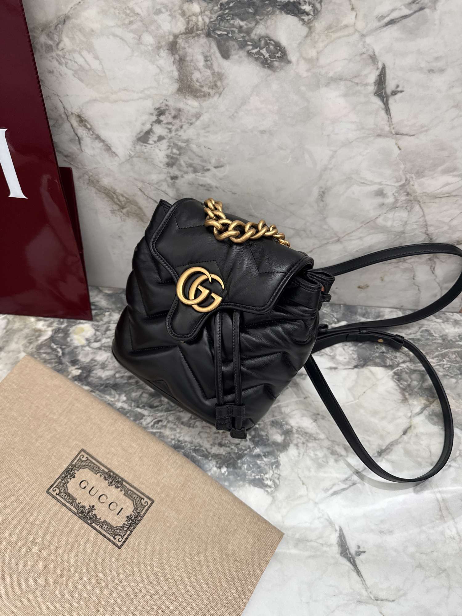 Gucci marmont kožený ruksak