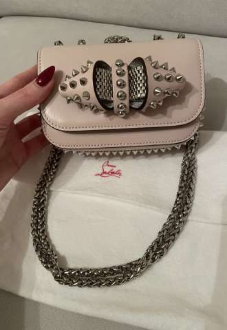 https://vipluxury.sk/Christian Louboutin Sweet charity mini bag