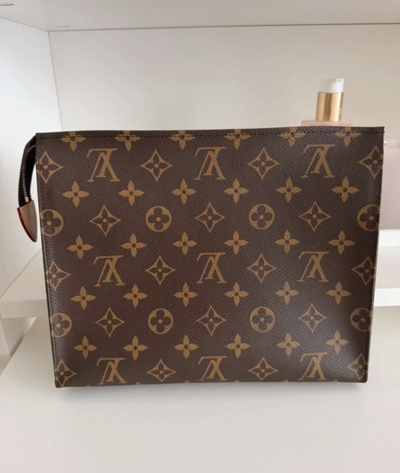 Louis Vuitton toiletka 26