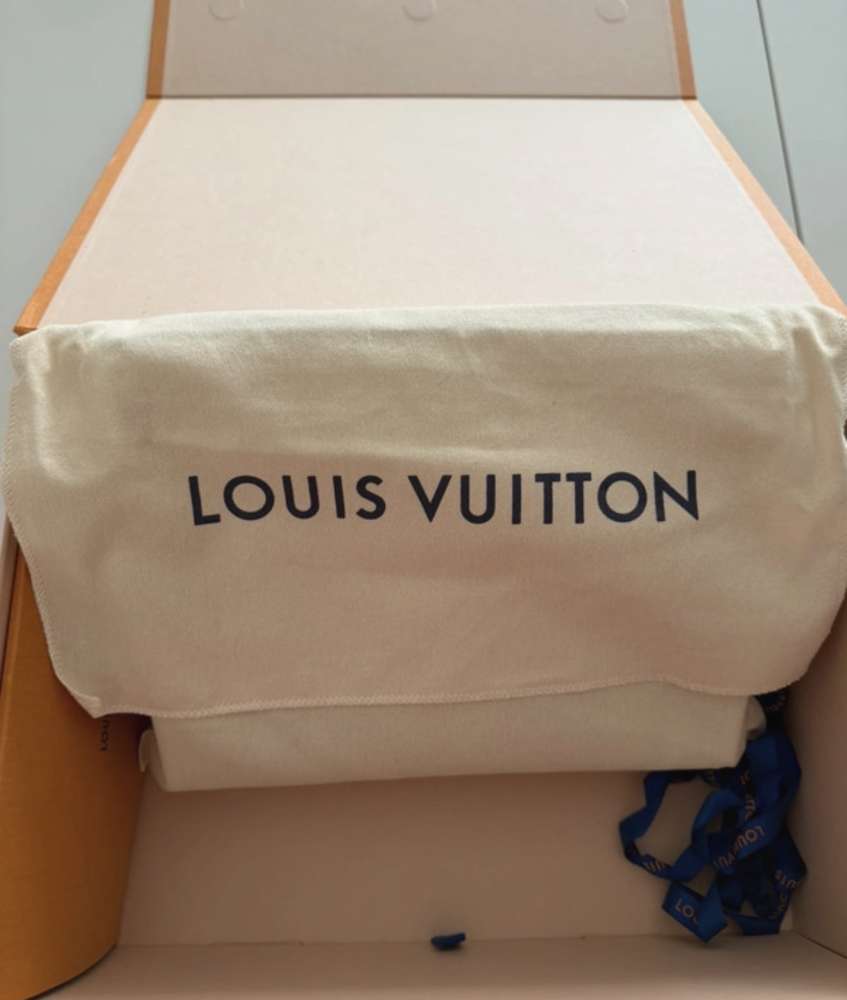 Louis Vuitton toiletka 26