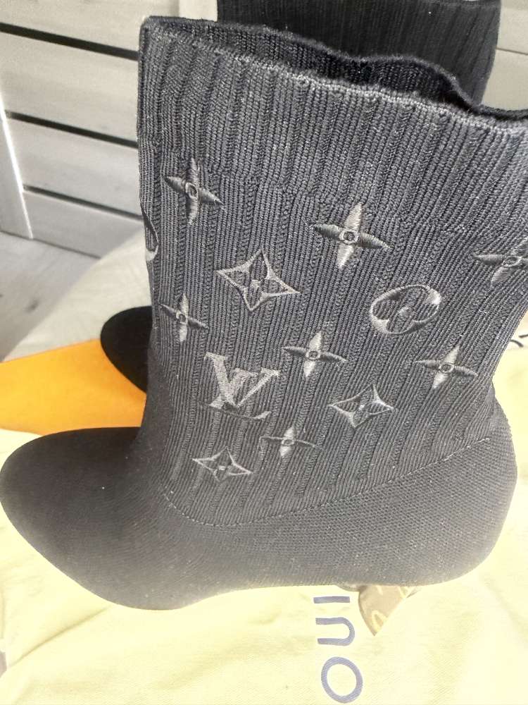 Louis Vuitton Silhouette Ankle Boots — Black Knit 🖤