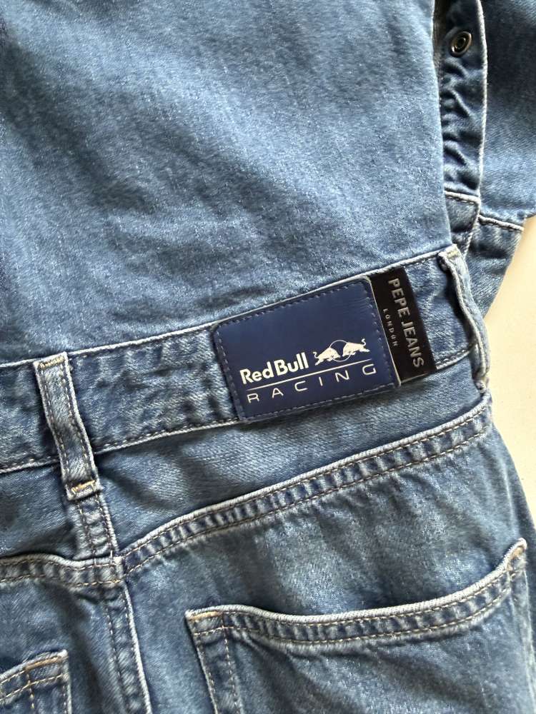 Rifľový overal redbul Pepe jeans s