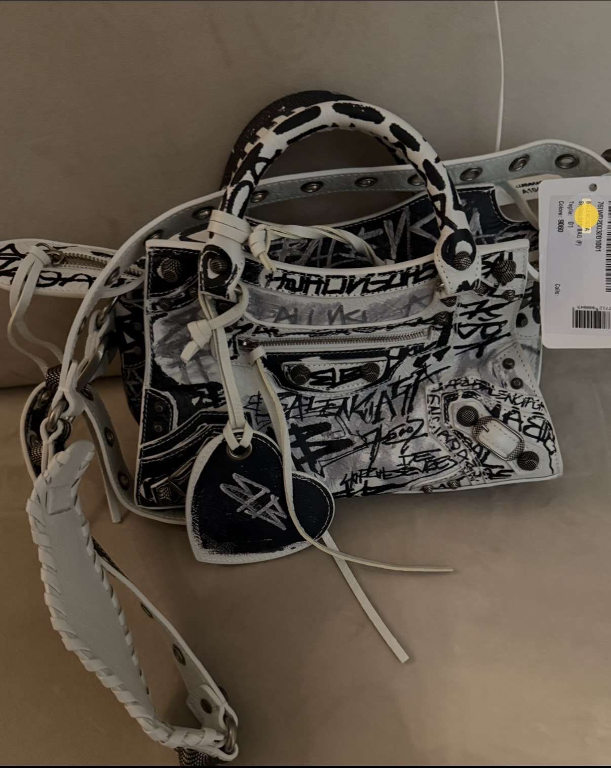 Malá Balenciaga