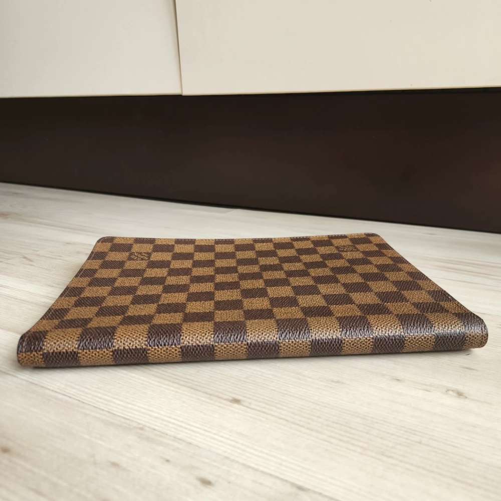 Louis Vuitton Cover