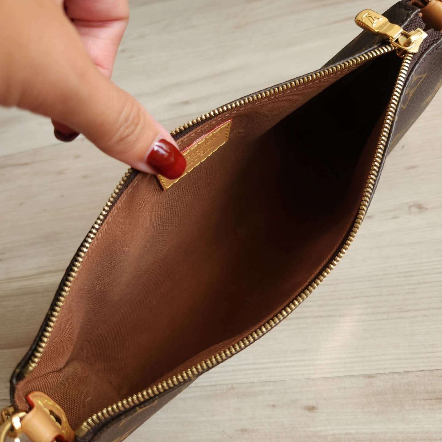 Louis Vuitton Eva