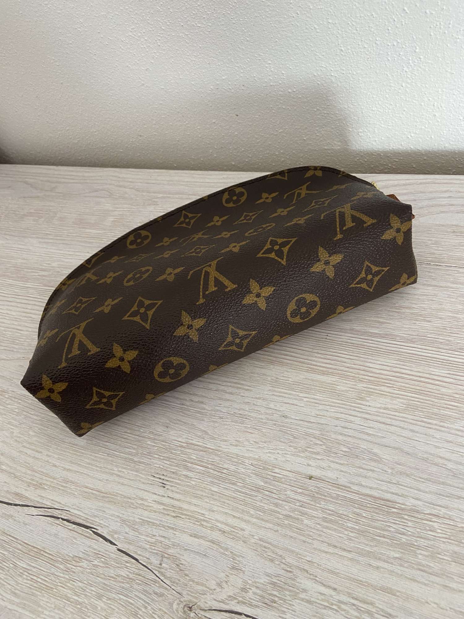 Louis Vuitton kozmeticka tasticka