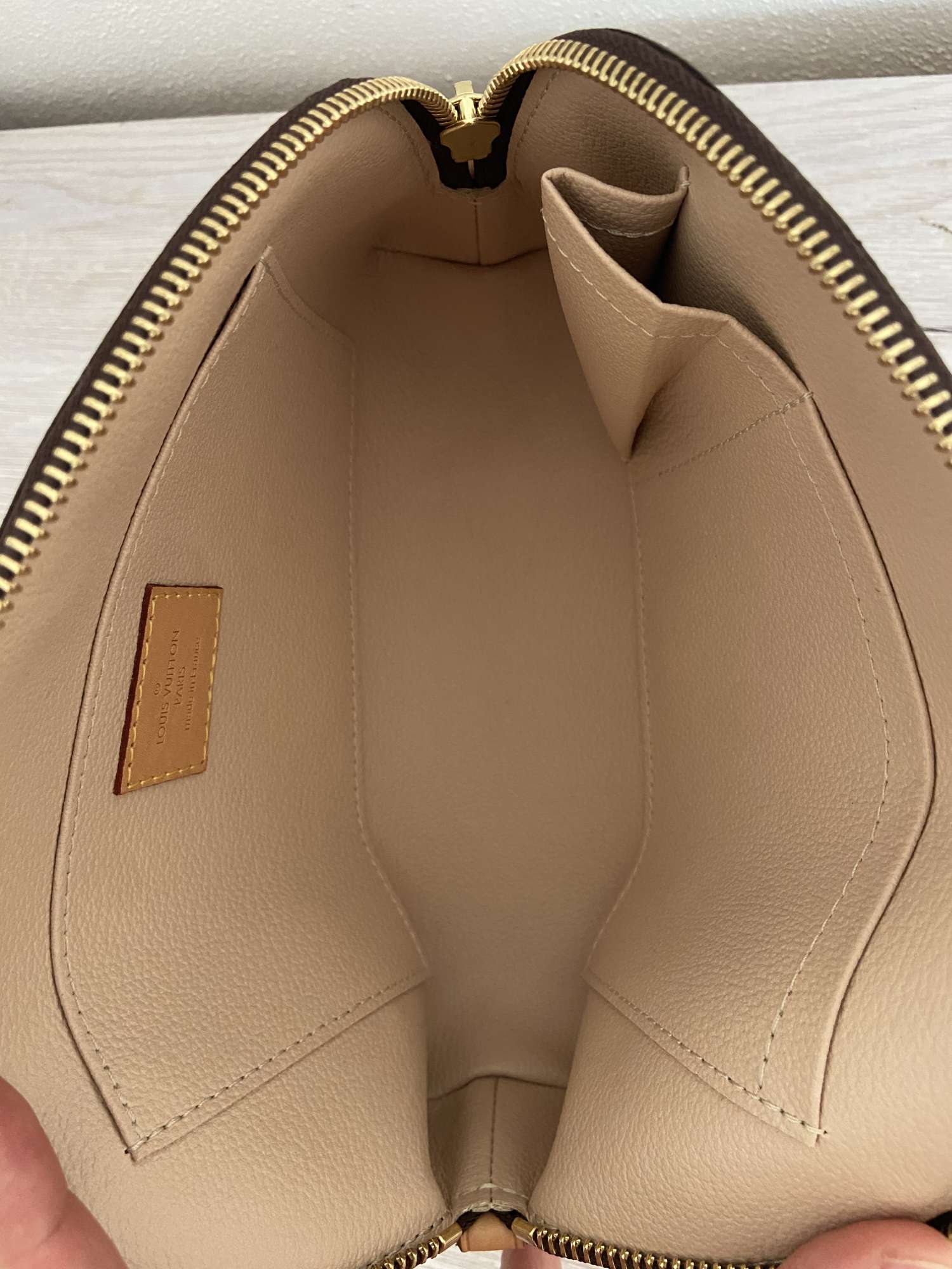 Louis Vuitton kozmeticka tasticka