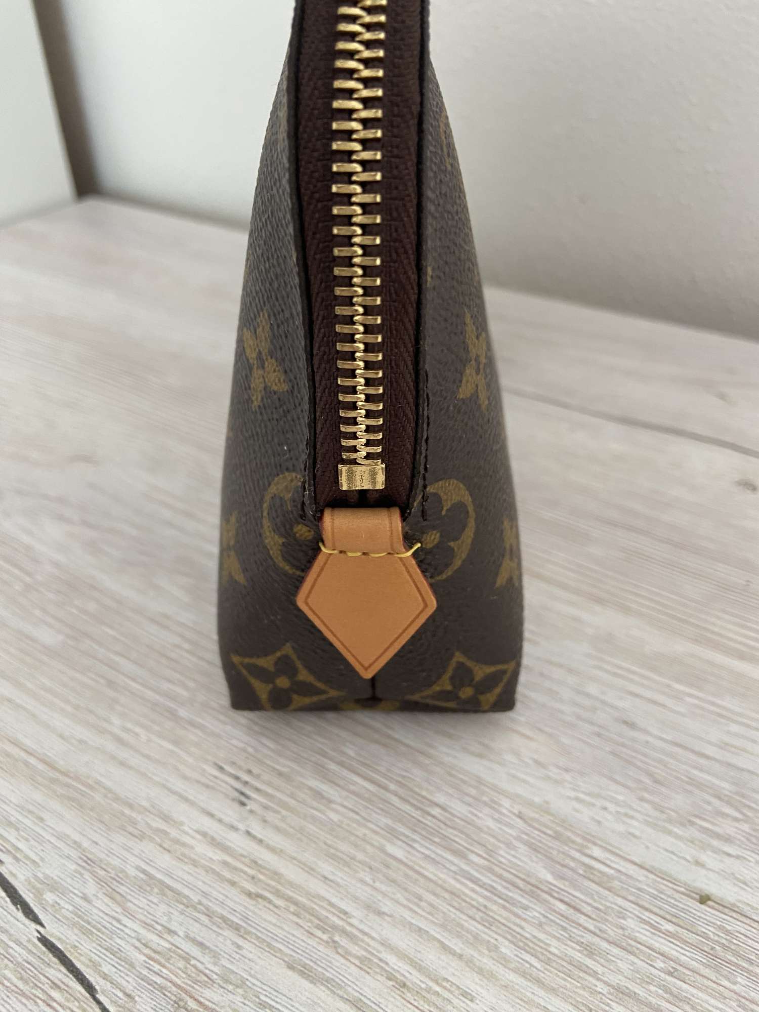Louis Vuitton kozmeticka tasticka