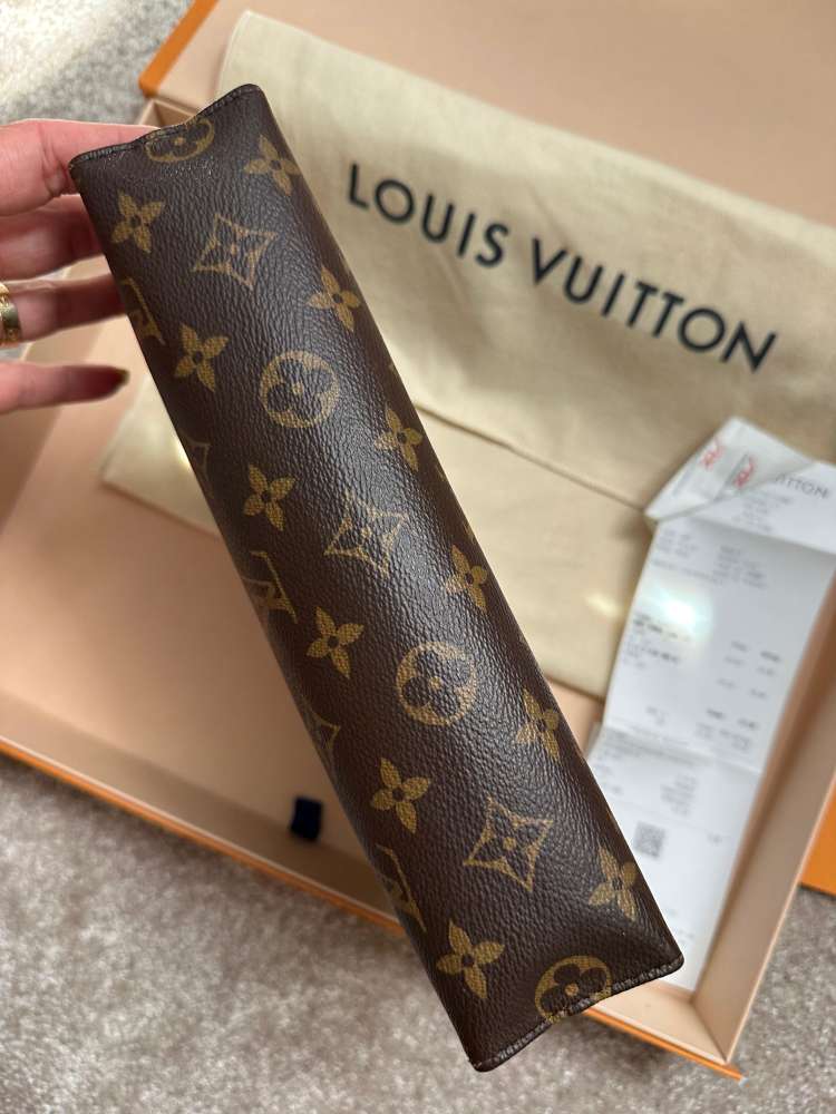 Louis vutitton pouch