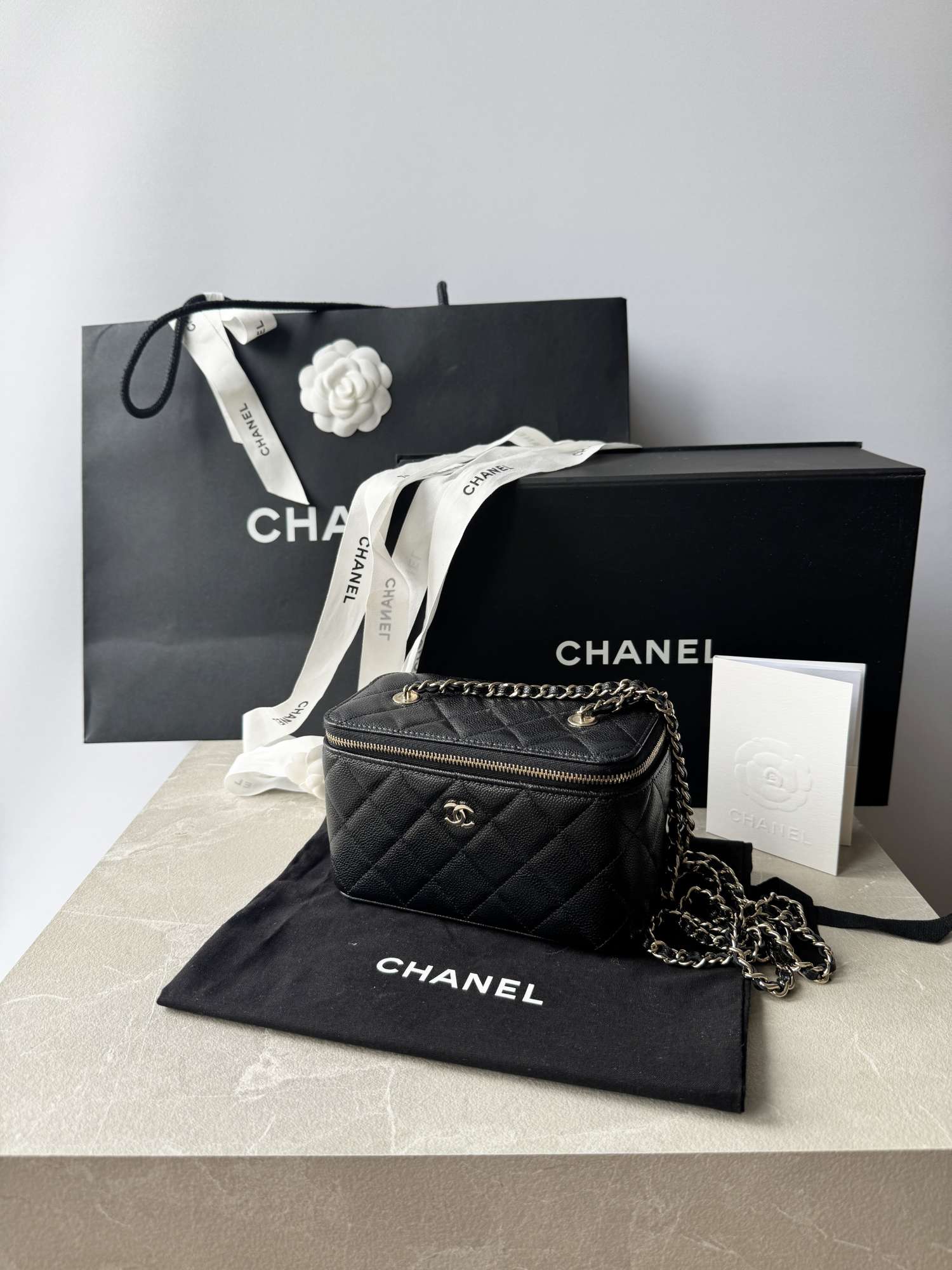 CHANEL Vanity GHW Caviar Black kabelka taška