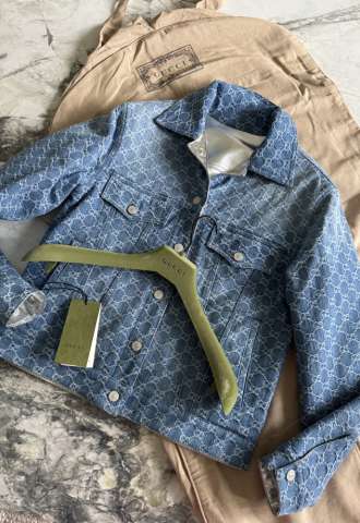 https://vipluxury.sk/Gucci dámska obojstranná denim bunda