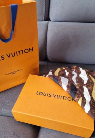 https://vipluxury.sk/Louis Vuitton šatka LOL brown monogram silk