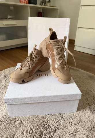 https://vipluxury.sk/Dior D-Connect