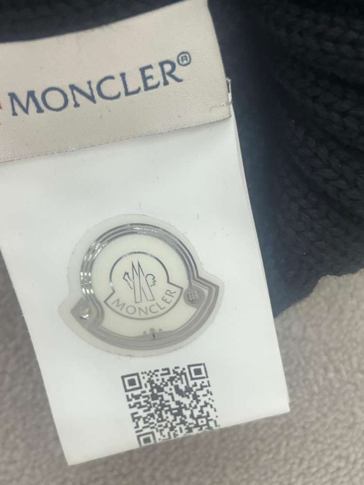 Moncler čiapka damska