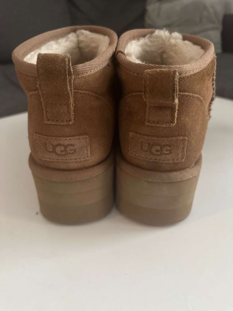 Ugg mini 38