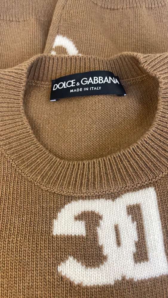 Svetrik Dolce Gabbana s