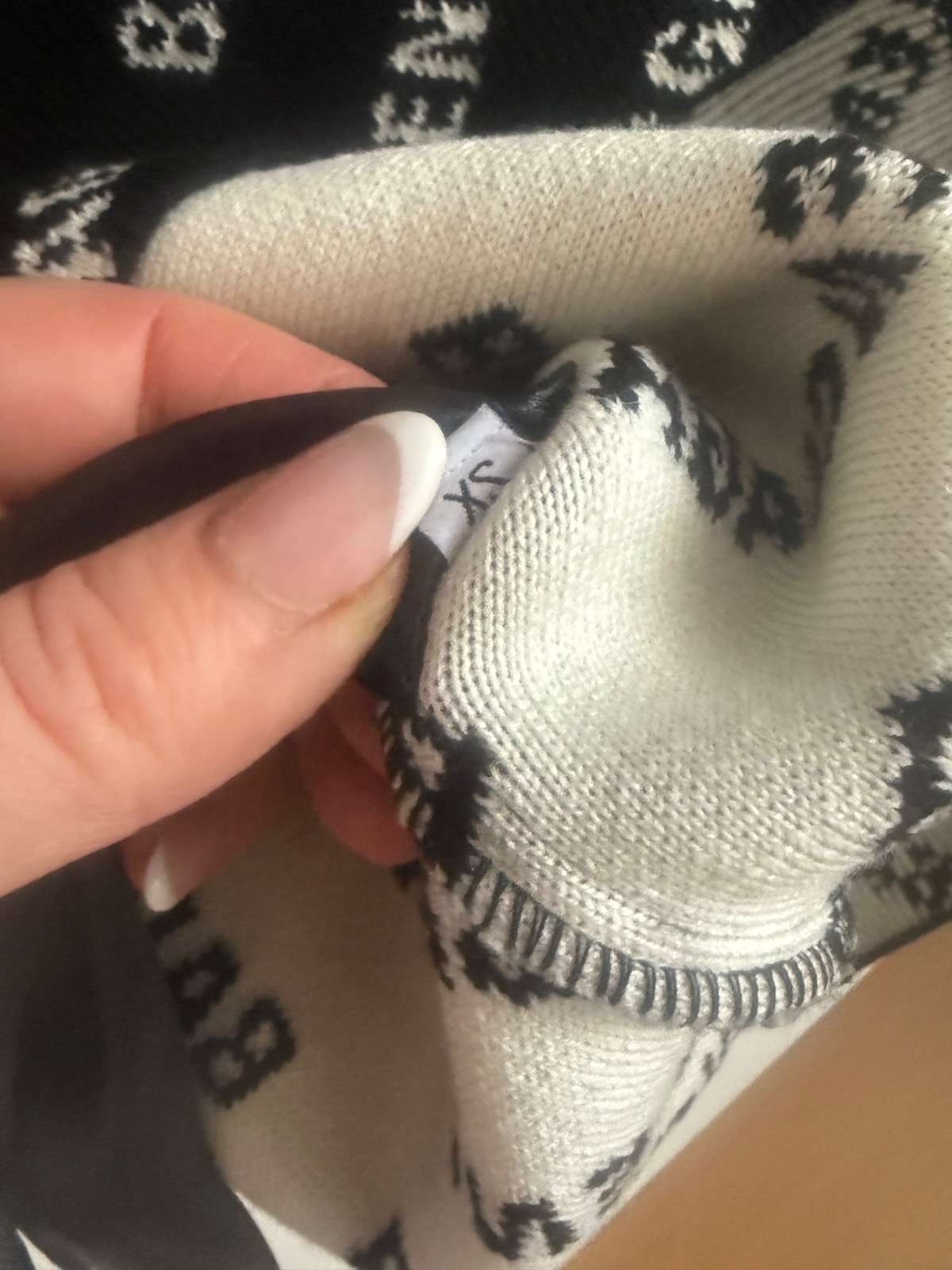 Balenciaga svetrik xs