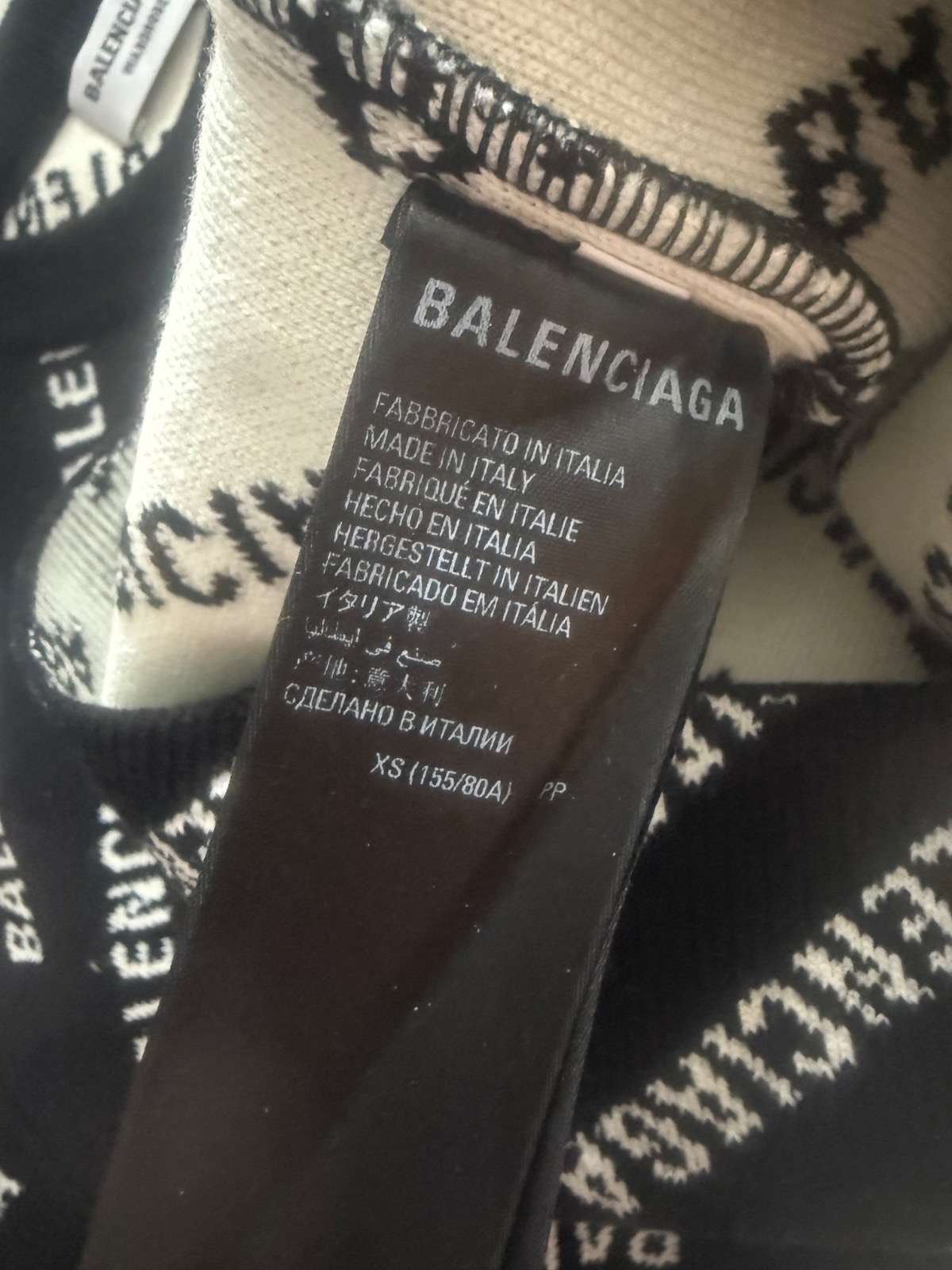 Balenciaga svetrik xs