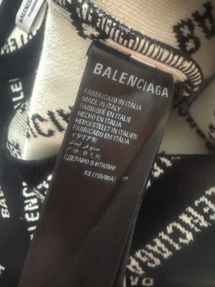 Balenciaga svetrik xs
