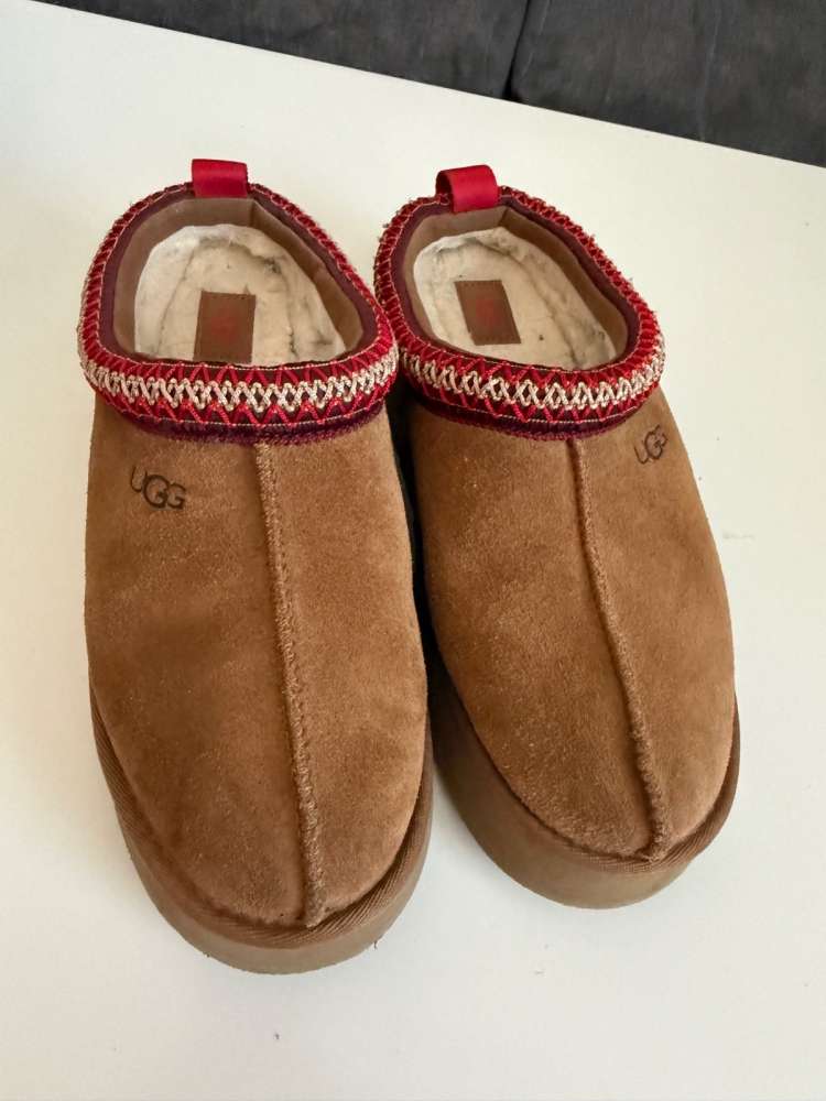 Ugg tazz 39