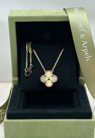 https://vipluxury.sk/Van Cleef & Arpels
