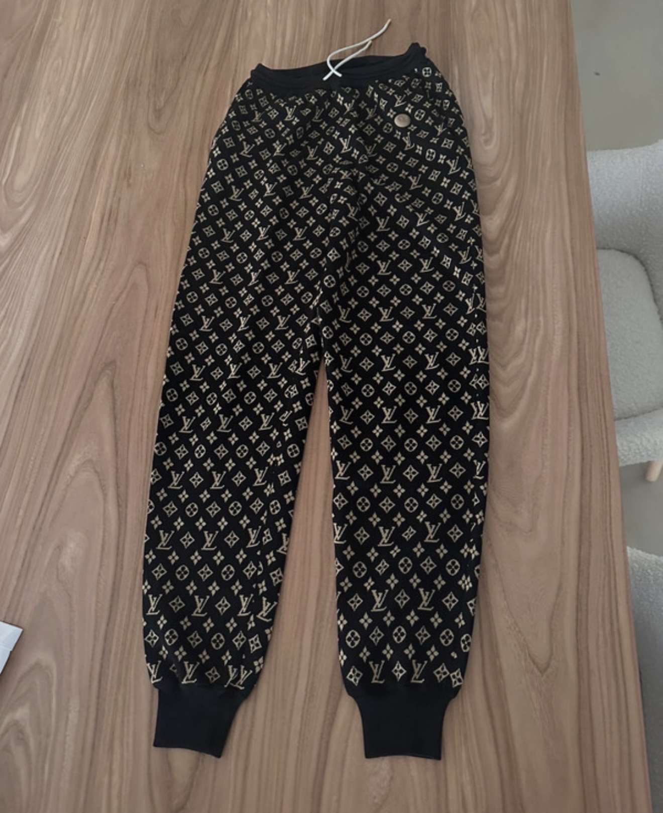 Louis Vuitton tepláky