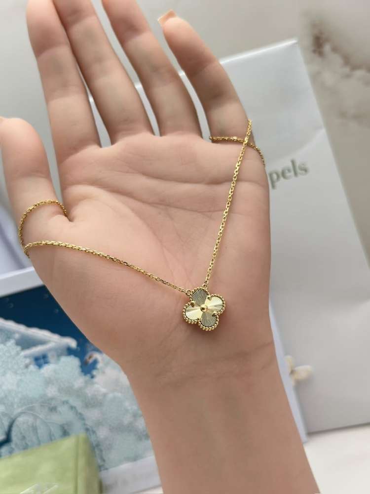 Van Cleef & Arpels Nahrdelnik