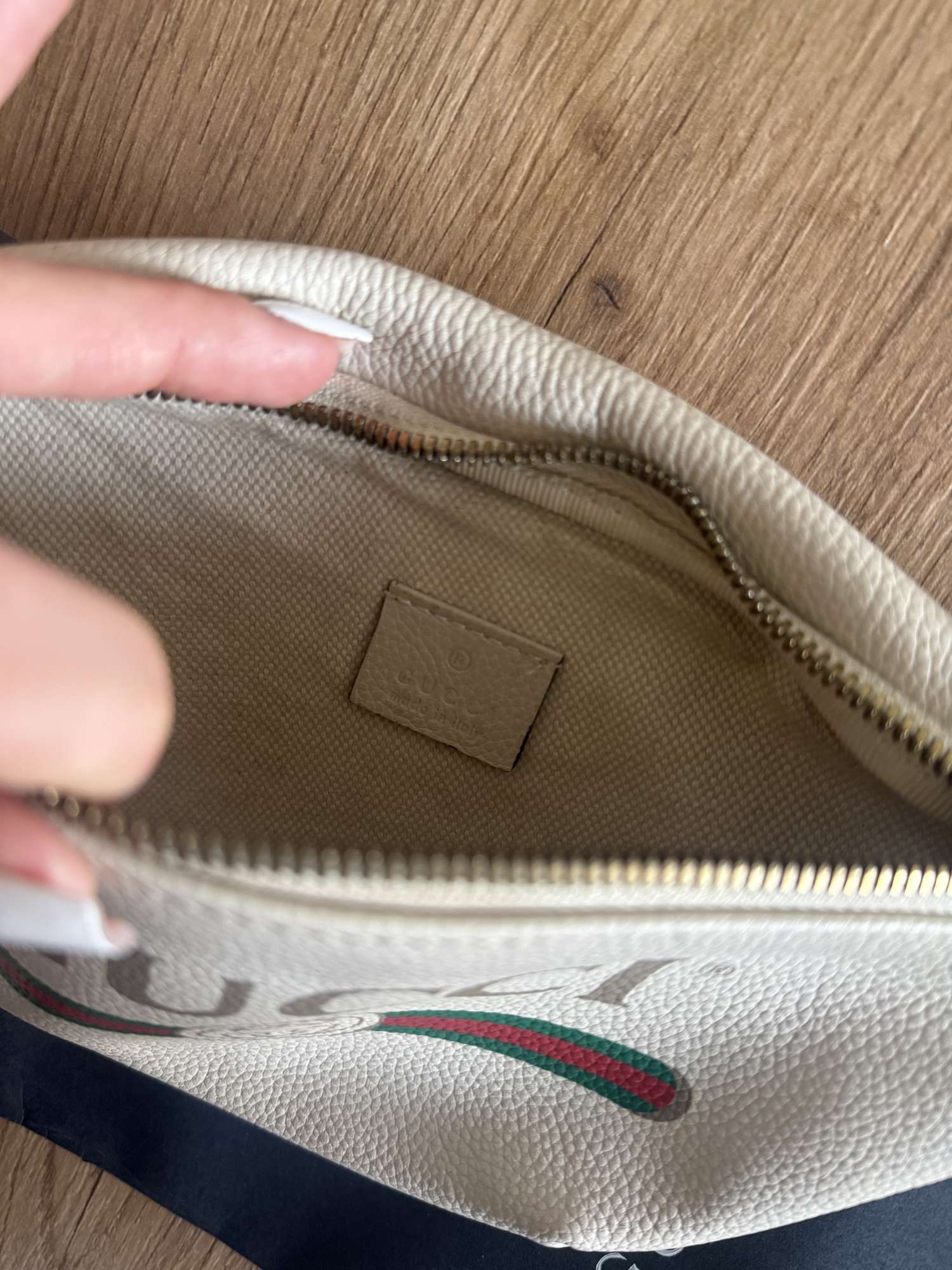 Gucci ladvinka