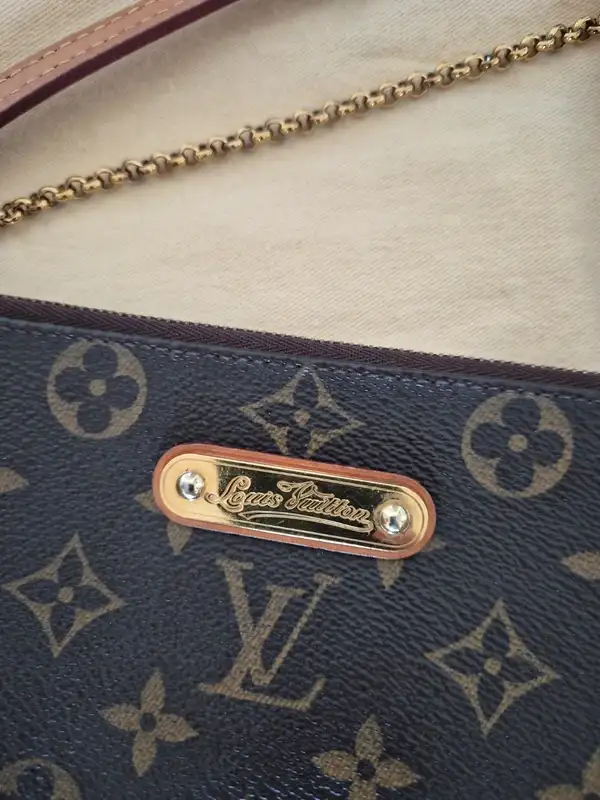 Louis Vuitton Eva Clutch Monogram Canvas