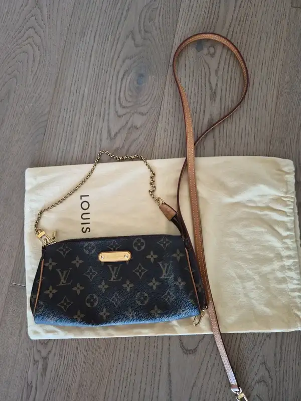 Louis Vuitton Eva Clutch Monogram Canvas
