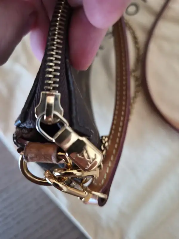 Louis Vuitton Eva Clutch Monogram Canvas