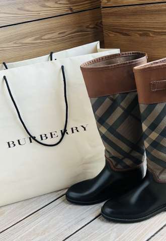 https://vipluxury.sk/Burberry gumové čižmy v kombinacii s kožou, 36