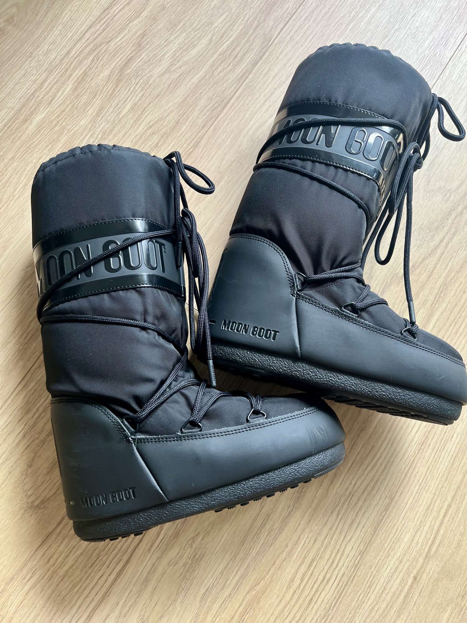 Moon Boots čierne snehule 35/38