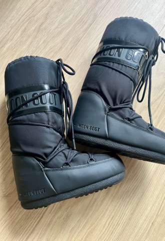 https://vipluxury.sk/Moon Boots čierne snehule 35/38