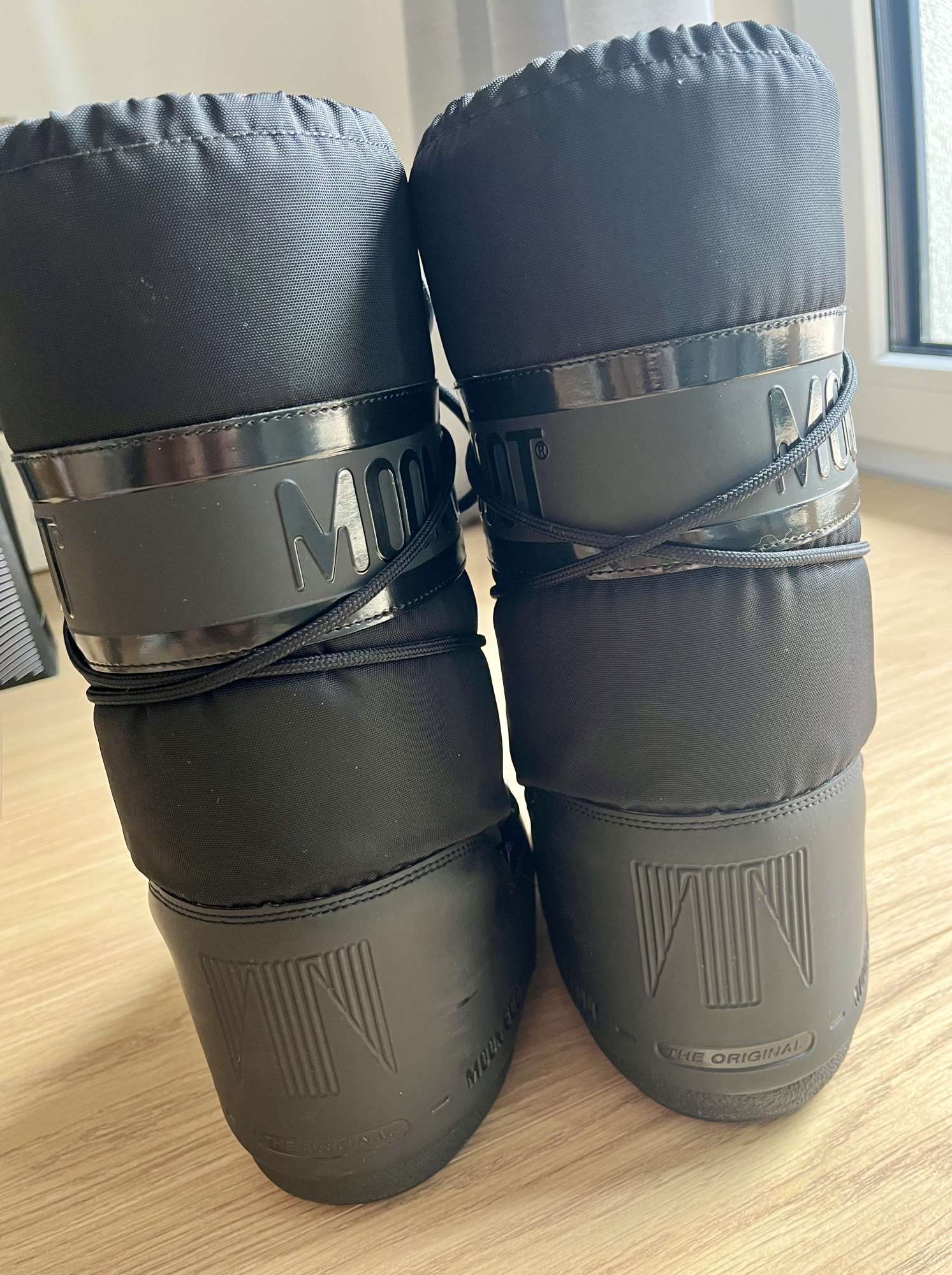 Moon Boots čierne snehule 35/38